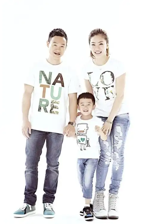 杨威杨阳洋亲子大片曝光 其乐融融令人艳羡