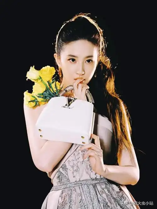 10.17娱乐瓜:靳东肖战赵丽颖王一博龚俊檀健次张艺兴刘亦菲吴磊