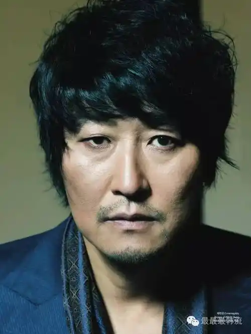 顶着一张大饼脸的他也能成为韩国最红