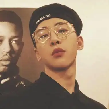 男生头像精选帅气高清图片超酷霸气男生真人头像大全