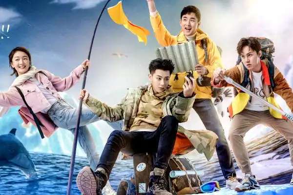 周冬雨认黄子韬为弟弟,俩人认识不到一分钟,随后就开始称兄道弟