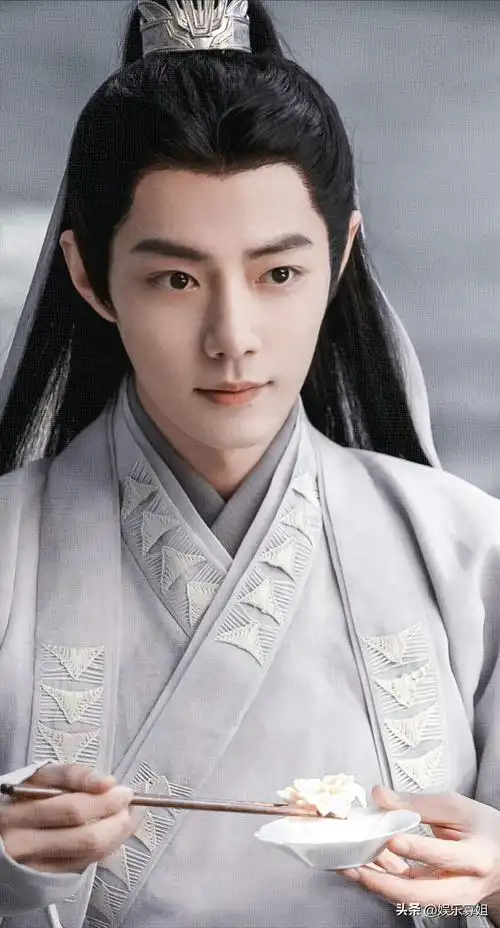 肖战沉浸在《玉骨遥》时影少司命中,在任敏微博评论区刷屏啦