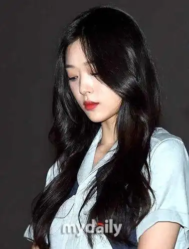 客观的评价崔雪莉的长相,好坏在哪里?