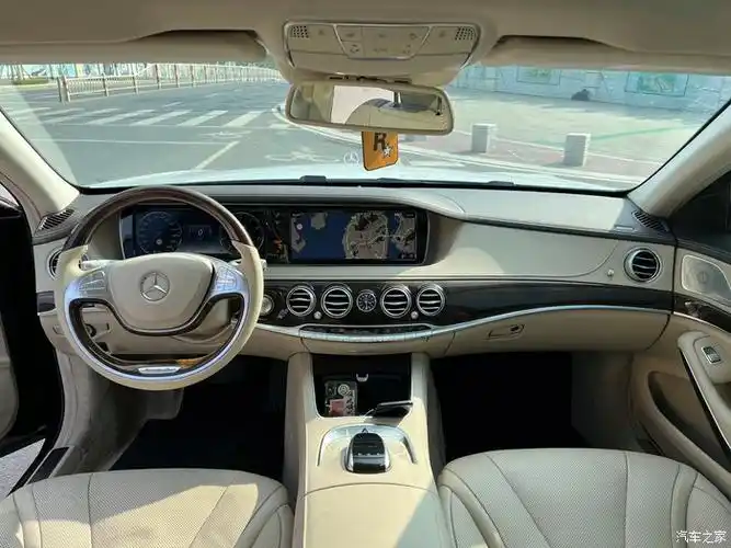 15年奔驰迈巴赫s400l黑贴白