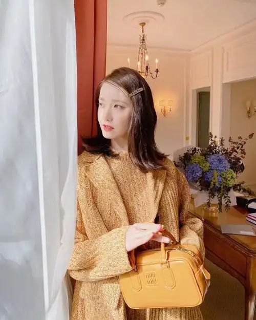 林允儿美拉德穿搭#96#中韩女星miumiu看秀造型#231003 林允儿ins