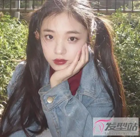 可爱双马尾发型扎法 让你轻松美成撕漫少女