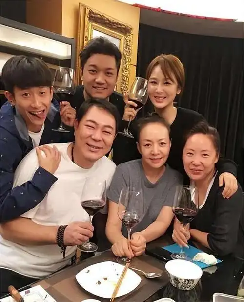 张一山和杨紫的关系绝对能够颠覆"异性之间不可能存在纯友谊"的观念.