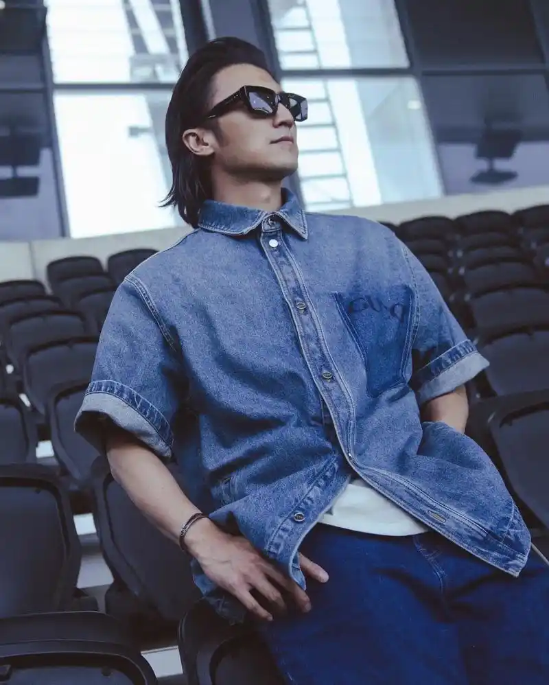 最新版手机壁纸,扛打.#谢霆锋粤语歌推荐 - 抖音