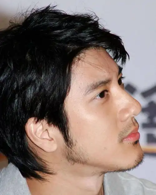 44岁王力宏新照,岁月是把残酷的杀猪刀!