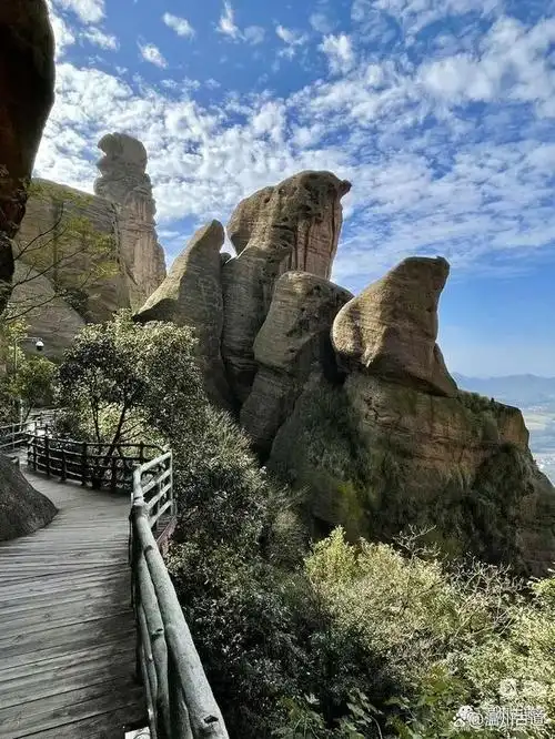 世界自然遗产,国家五a级旅游景区——弋阳龟峰值得去一趟!