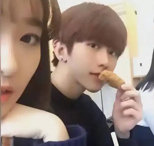 网曝顶流男星搞大女粉丝肚子,肖战,王一博,蔡徐坤成怀疑对象