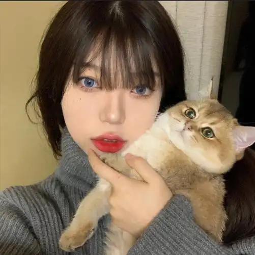 女生头像 图源:[小红书]九头身日奈9m