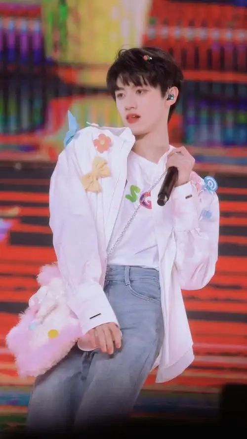 朱志鑫[超话]#可爱宝贝@tf家族-朱志鑫