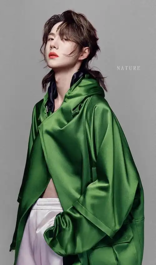 王一博:2021酷盖首登即斩获《时尚芭莎》首位开季单人男星封面_网易