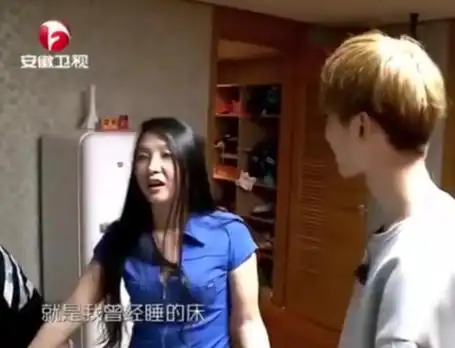 蔡徐坤母亲徐静昔日热舞视频曝光:当儿子朋友面扭动身体不忍直视