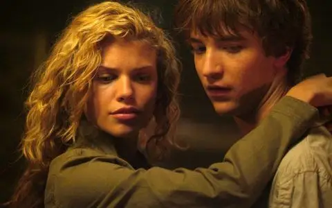 大学生情侣活春官电梯,ktv厕所活春官视频实拍