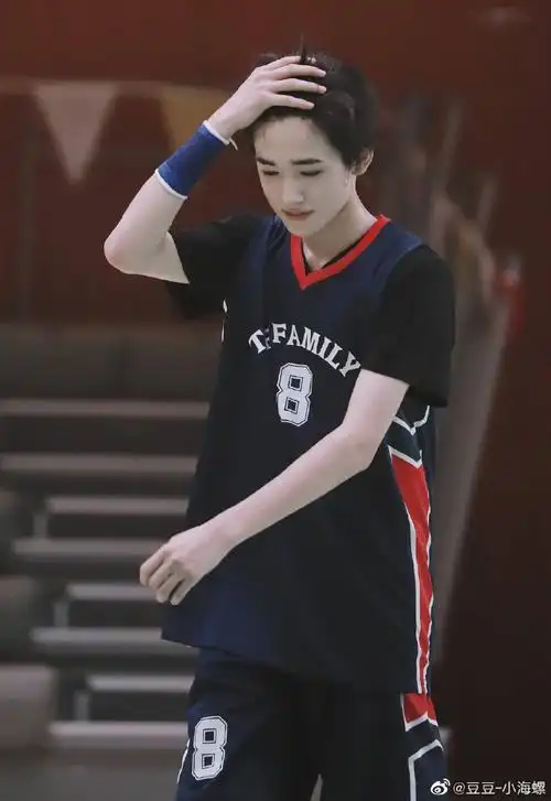 宋老师的所有篮球照～9215快转,不然我会拉黑@时代少年团-宋亚轩