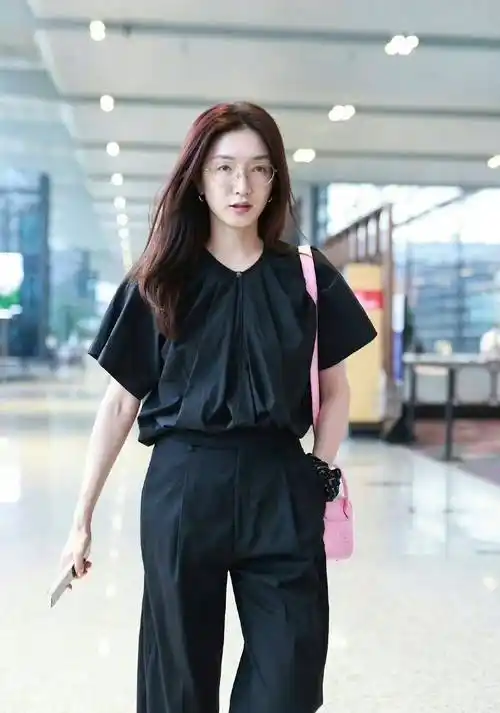 对于江疏影的这组照片,网友们的反应都是认为美极了.