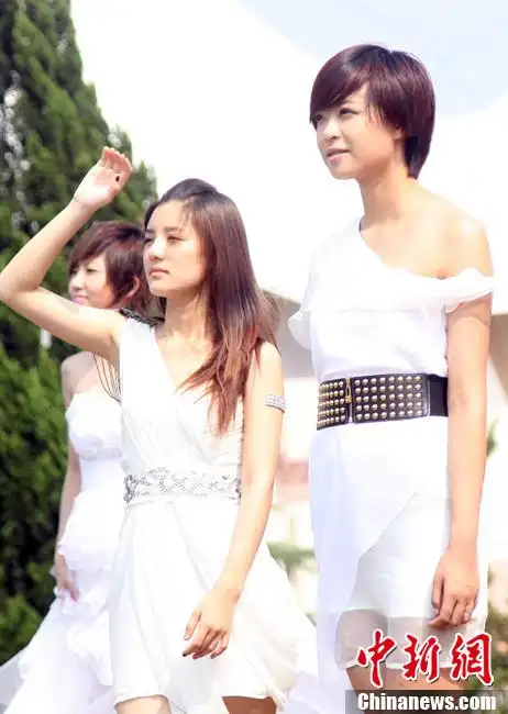 快女10强拍摄新宣传片66