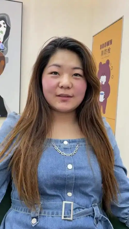 140斤胖女圆脸发型.