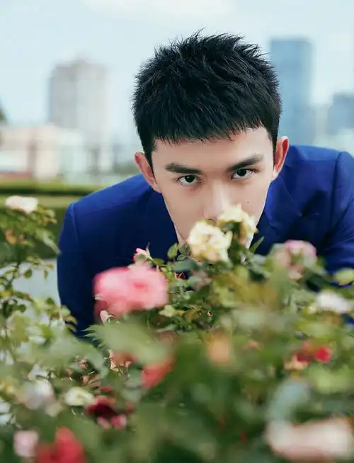 吴磊清新短发西装写真图片39