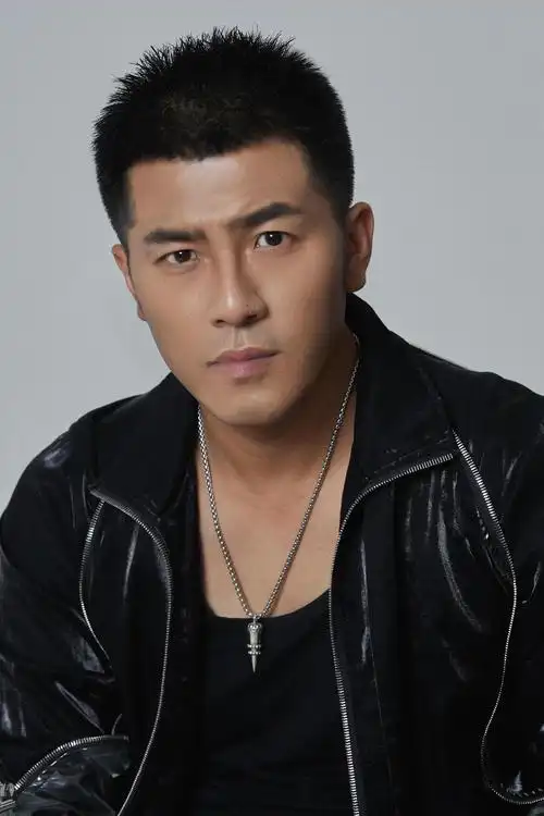 王铮硬汉风写真曝光型男气质时尚范儿