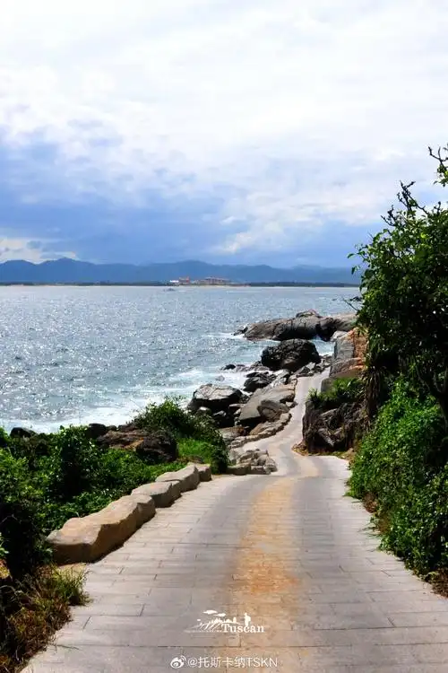 中国旅游日##微博旅行家#  三亚是一个充满活力和魅力的城市,无论是