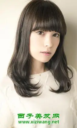 女生齐刘海内扣长发图片 轻松修饰出胖脸蛋(3)_长发发型_西子美发网