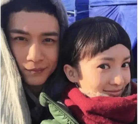 韩东君陈瑶自拍亲密_看电视剧_娱乐星闻_新闻中心_海峡网