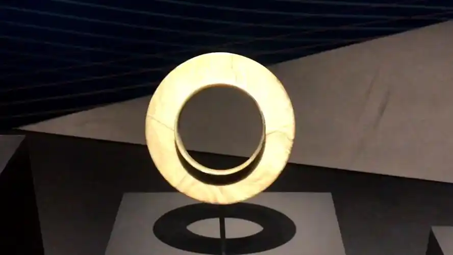 每日美玉三星堆玉璧