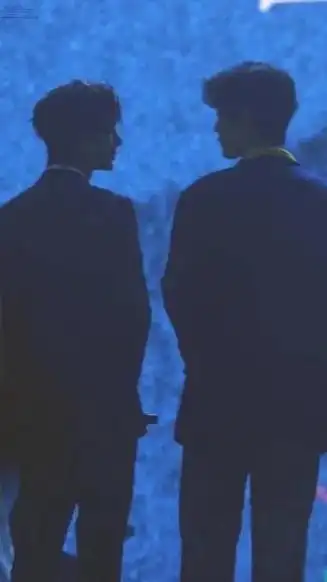 来几张背影.#博君一肖 #向全世界安利 #希望他们越来越好  - 抖音