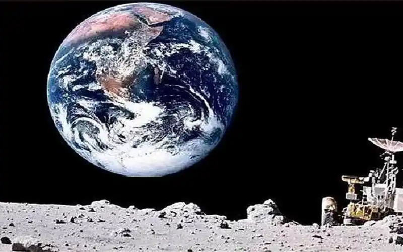 地球上看月亮很小,但如果在月球上看地球呢?答案让人出乎意料!