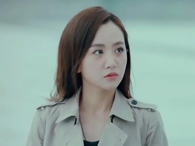 杨蓉,现代都市丽人