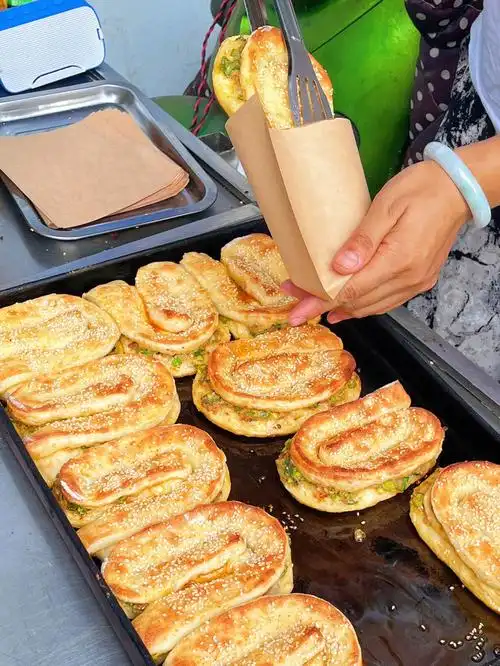 在宜昌花3块钱吃到的鲜肉锅盔巨脆巨香60