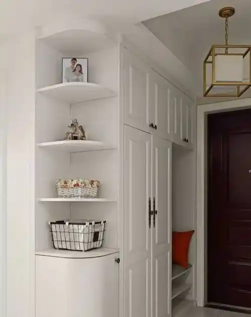 120平三居室,入户鞋柜真实用,客厅装修的太有气质了!