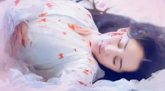 古装剧中最虐心的5个片段,图二凤九割尾,最后一个瞬间让人泪目