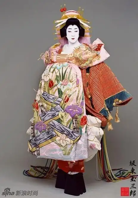 唯美古典日本歌伎 坂东玉三郎演绎经典时尚(图)_服装人物_中国服装网