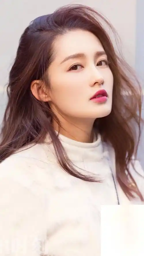 33岁李沁的惊艳身材,每个镜头都在喊话:这谁能比?