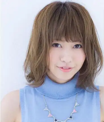 齐刘海短发发型图片欣赏