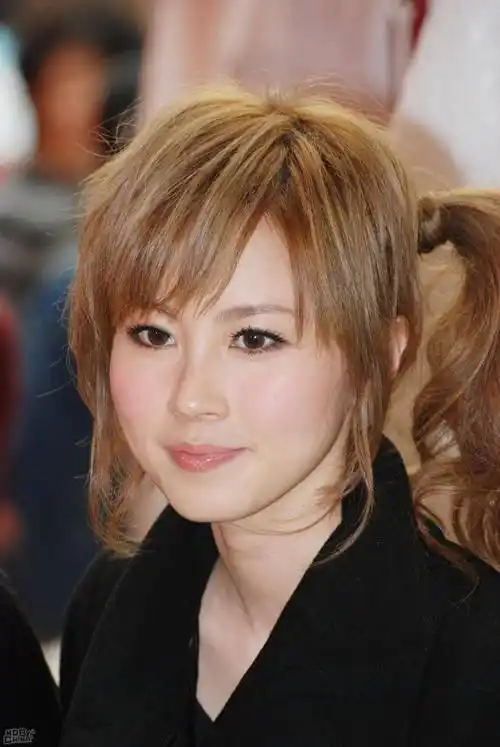 残酷!香港女星傅颖曝当年组合解散过程,称还曾被迫做擦边球动作