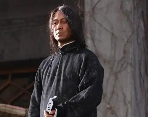 《十月围城》里,黎明扮演谁?