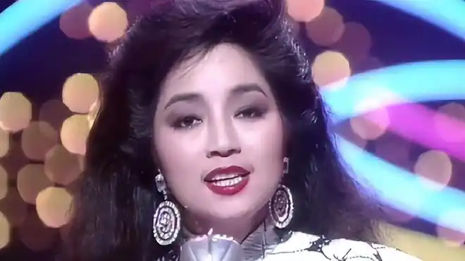 殿堂级歌手徐小凤:宁愿分手也不愿改国籍,春晚为她破例修改规则