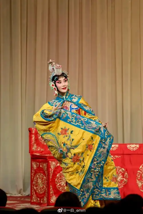 梅大小剧场京剧霸王别姬国家京剧院小刘琪扮演虞姬