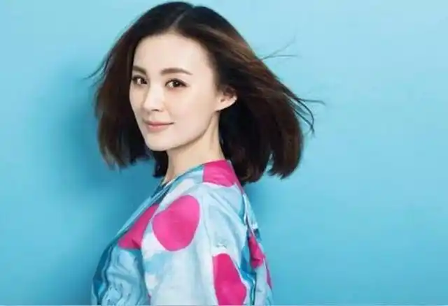 又一女神宣布出柜, 柳岩韩雪送祝福, 网友: 光棍大军再添两人