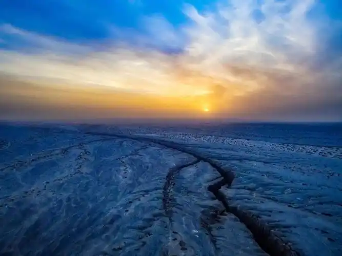 "地球之耳"——罗布泊