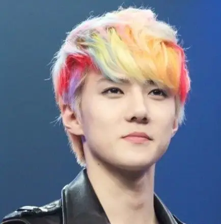 【图】吴世勋彩虹头发图片好酷 揭秘他与鹿晗真实关系