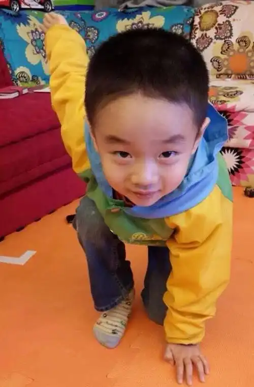 有一种整容叫杨阳洋长大了,和小时候判若两人:不敢惹不敢惹_手机搜狐