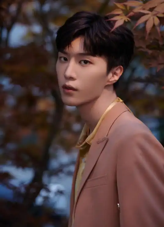 范丞丞二十岁生日发布新专范冰冰送祝福字里行间都是宠爱期待