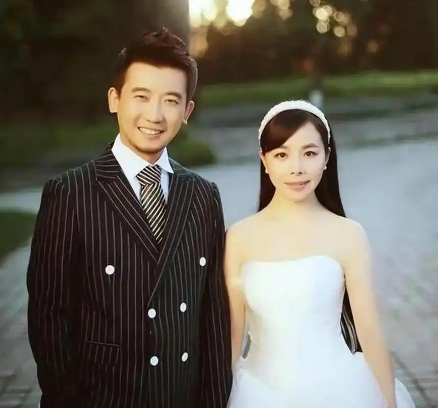 2014年,29岁的王二妮和自己的青梅竹马的男友李飞在一起.