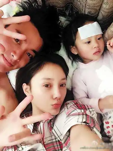 李小璐老公贾乃亮背景揭秘:拥有过亿身家